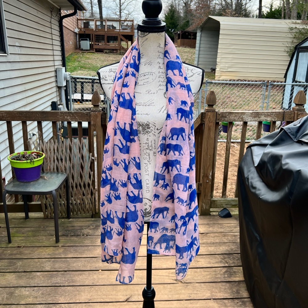 🐘Lot of 3 beautiful elephant 🐘 print scarves